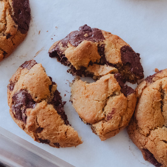 Gros biscuit au beurre noisette et chocolat